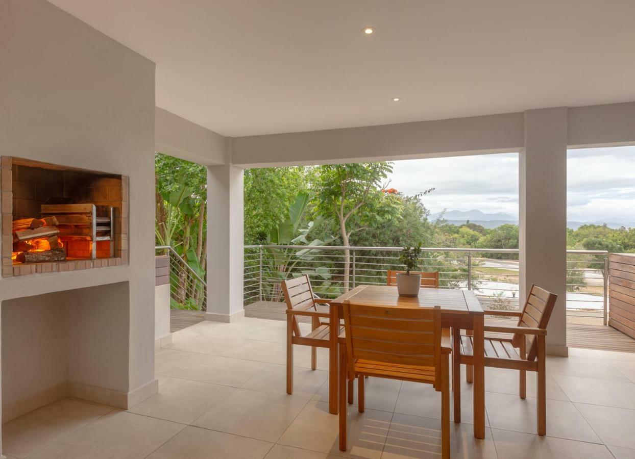 Sunrise Bay Self Catering Apartment เพลตเตนเบิร์กเบย์ ภายนอก รูปภาพ