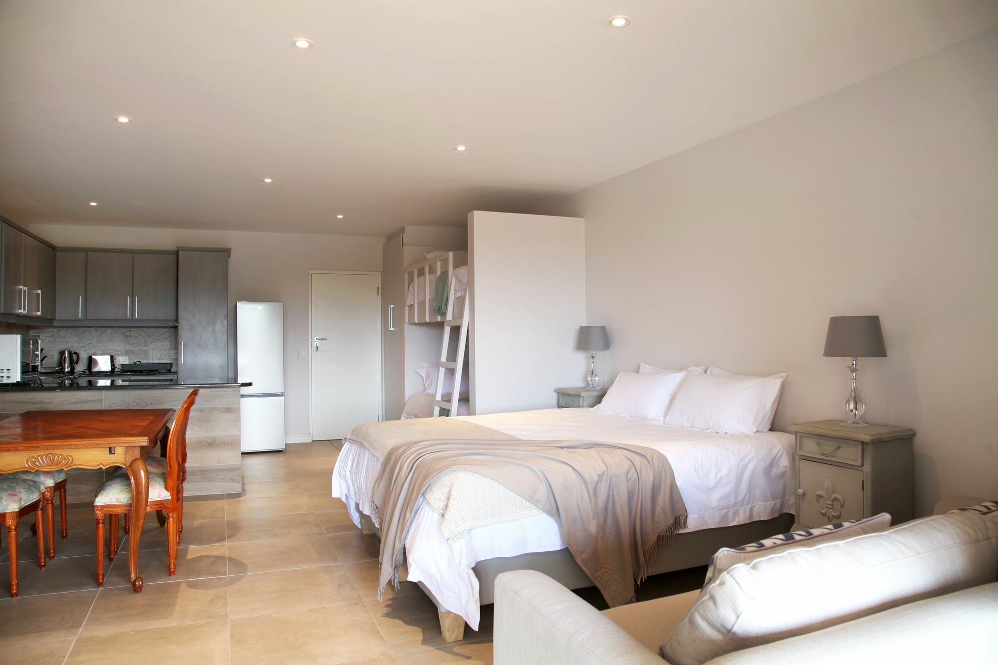 Sunrise Bay Self Catering Apartment เพลตเตนเบิร์กเบย์ ภายนอก รูปภาพ