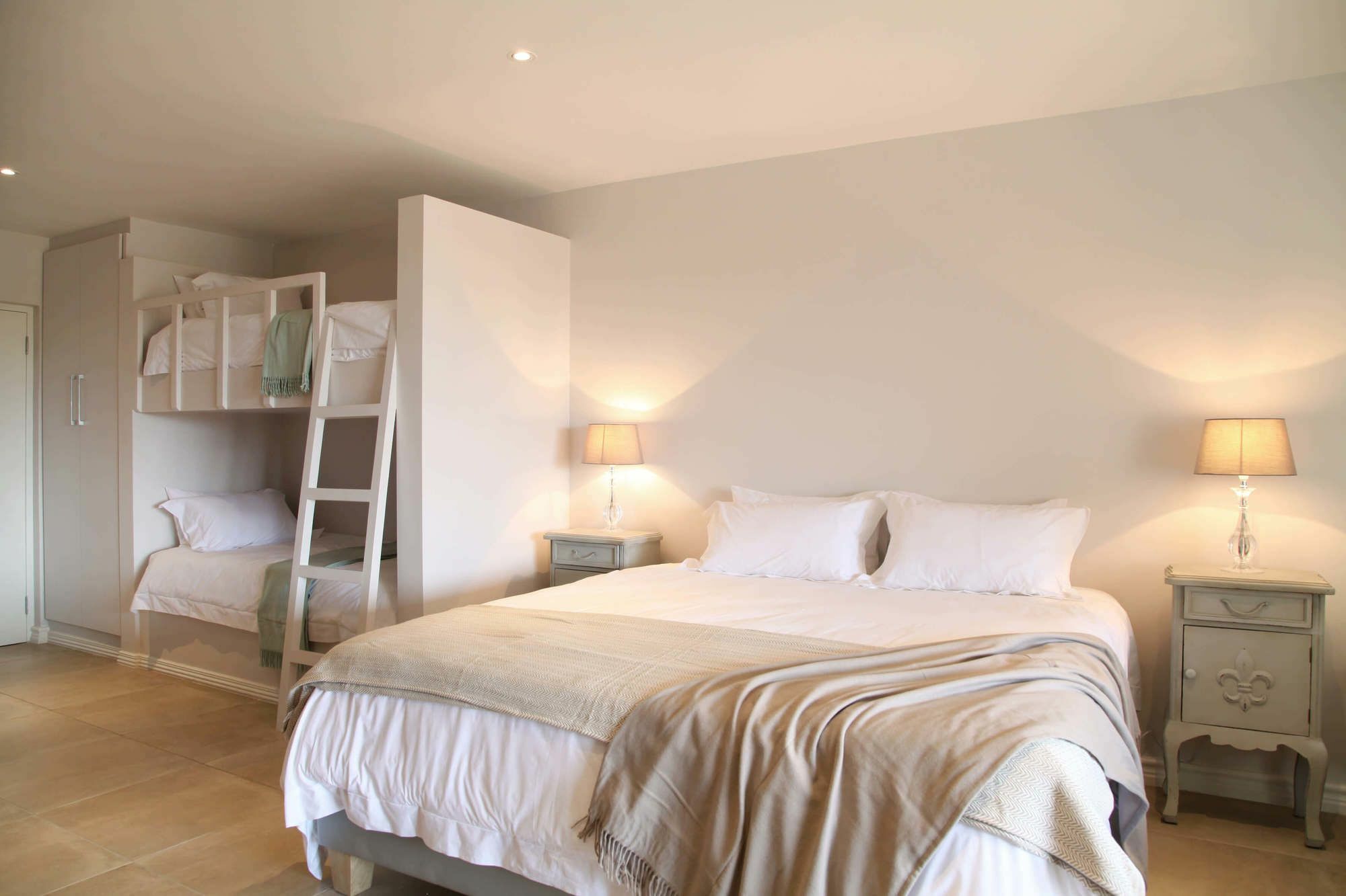 Sunrise Bay Self Catering Apartment เพลตเตนเบิร์กเบย์ ภายนอก รูปภาพ